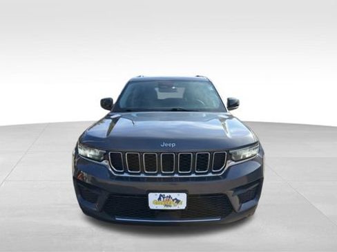Used 2023 Jeep Grand Cherokee Laredo AWD/4WD image 8
