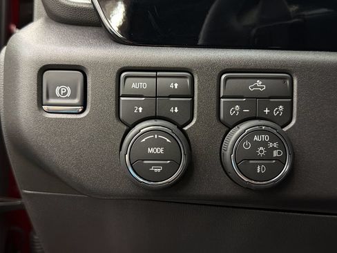 Used 2026 Chevrolet Silverado 1500 LT Trail Boss w/ Convenience Package II AWD/4WD image 30
