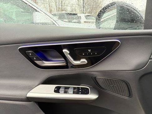 Used 2026 Mercedes-Benz GLC 300 4MATIC image 13