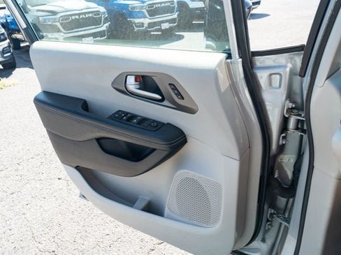 Certified 2024 Chrysler Pacifica Touring-L FWD image 26