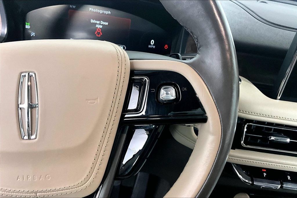 Used 2023 Lincoln Aviator Reserve w/ Equipment Group 201A AWD/4WD image 19
