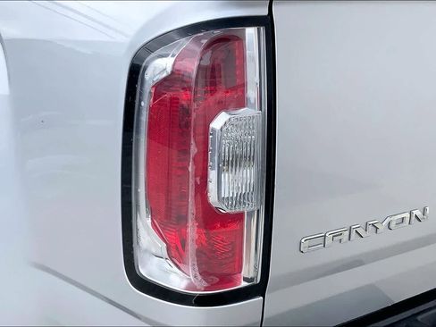 Used 2016 GMC Canyon SLE w/ All Terrain Package image 32