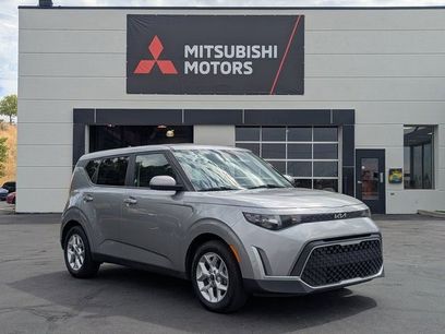 Used 2023 Kia Soul LX w/ Option Group 015