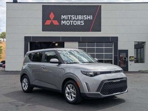 Used 2023 Kia Soul LX w/ Option Group 015 image 1