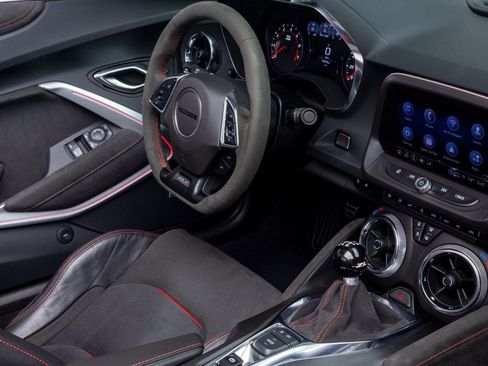 Used 2022 Chevrolet Camaro ZL1 RWD image 40