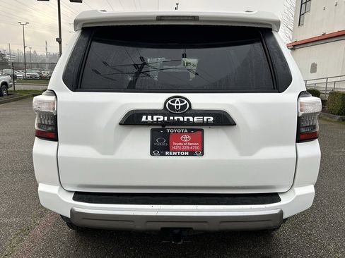 Certified 2024 Toyota 4Runner TRD Off-Road image 6