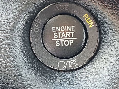 Used 2021 Jeep Cherokee Latitude Lux AWD/4WD image 17