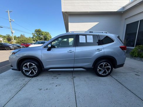 Used 2023 Subaru Forester Touring AWD/4WD image 12
