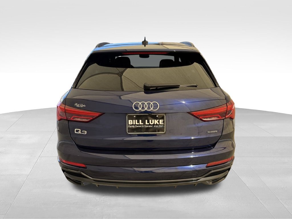 Used 2022 Audi Q3 2.0T Premium w/ Black Optic Sport Package AWD/4WD image 10