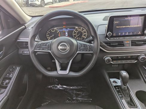 Certified 2025 Nissan Altima 2.5 SV image 17