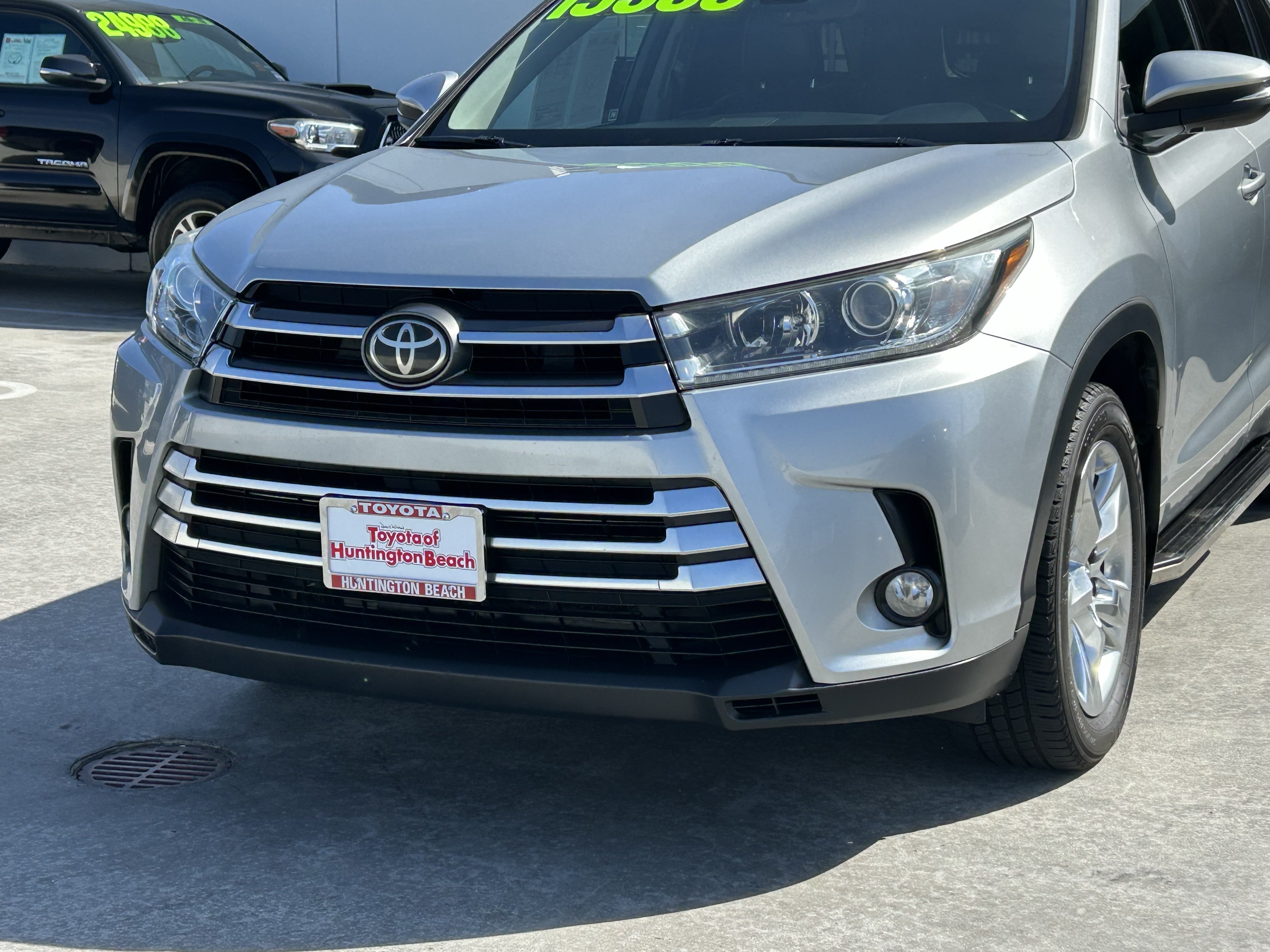 Used 2017 Toyota Highlander Limited w/ Carpet Mat Package AWD/4WD image 7
