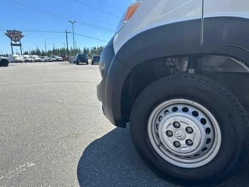 Used 2025 RAM ProMaster 2500 w/ U-Haul Equipment Group FWD image 25