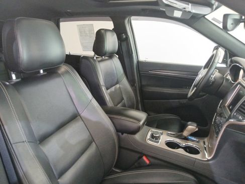 Used 2017 Jeep Grand Cherokee Limited AWD/4WD image 13