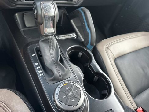 Certified 2024 Ford Bronco Wildtrak image 28