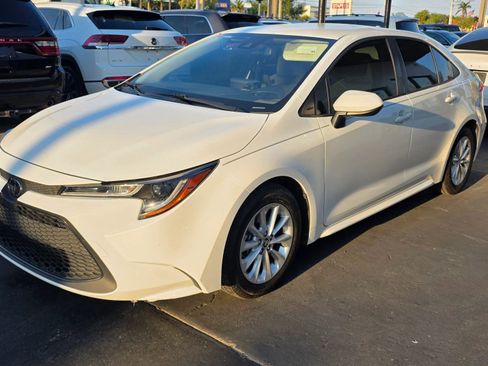 Used 2022 Toyota Corolla LE w/ LE Convenience Package FWD image 6