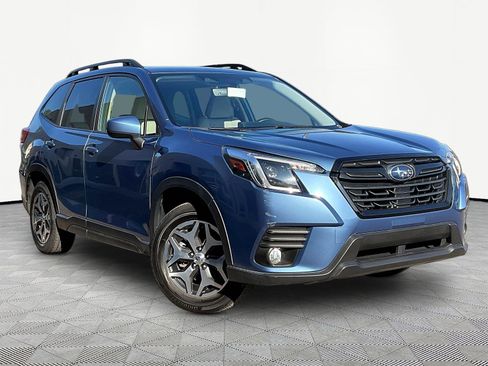 Used 2023 Subaru Forester Premium AWD/4WD image 3