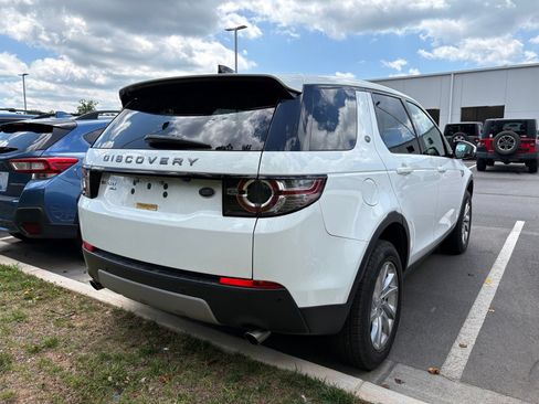 Used 2017 Land Rover Discovery Sport HSE AWD/4WD image 6