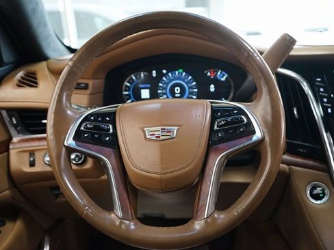 Used 2017 Cadillac Escalade Platinum image 36