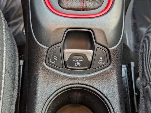 Used 2018 Jeep Compass Trailhawk image 25