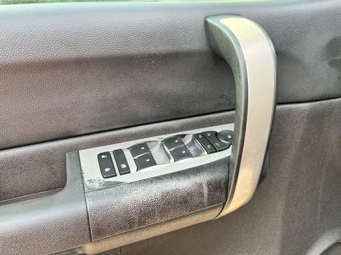 Used 2009 Chevrolet Silverado 1500 LT w/ Texas Edition image 11