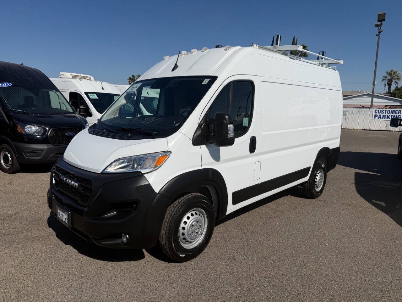 Used 2024 RAM ProMaster 1500 w/ Convenience Group FWD image 4