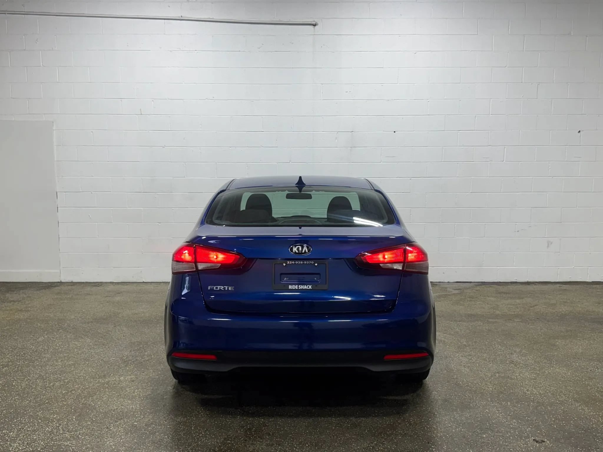 Used 2017 Kia Forte LX FWD image 4