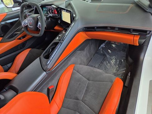 Used 2025 Chevrolet Corvette Stingray Premium Cpe w/ Z51 Performance Package RWD image 19