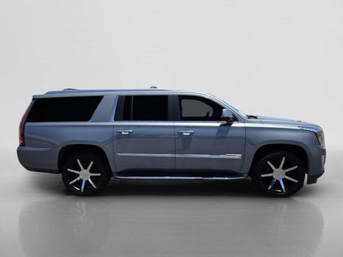 Used 2016 Cadillac Escalade ESV Luxury AWD/4WD image 6