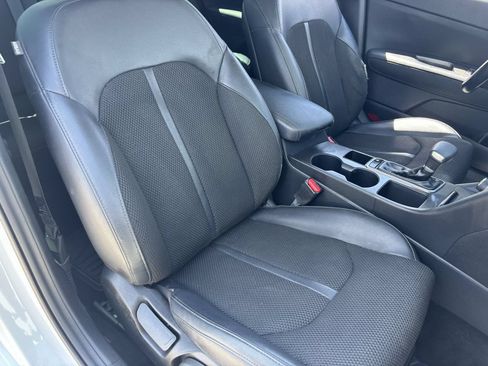 Used 2019 Kia Optima S FWD image 8