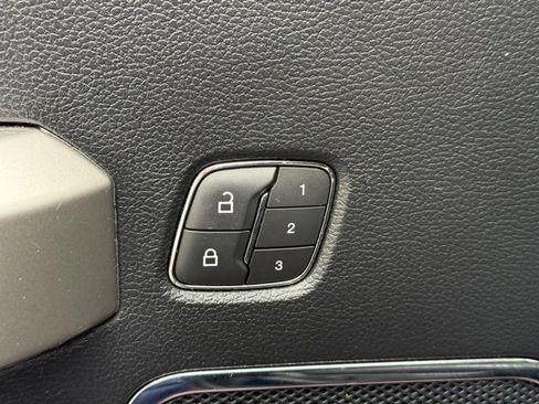 Used 2020 Ford F150 Lariat image 13