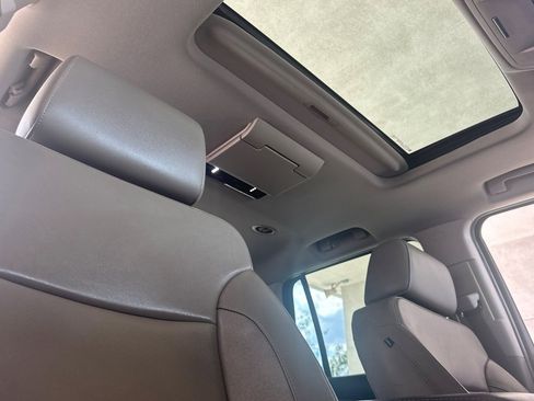 Used 2017 Chevrolet Tahoe LT image 18