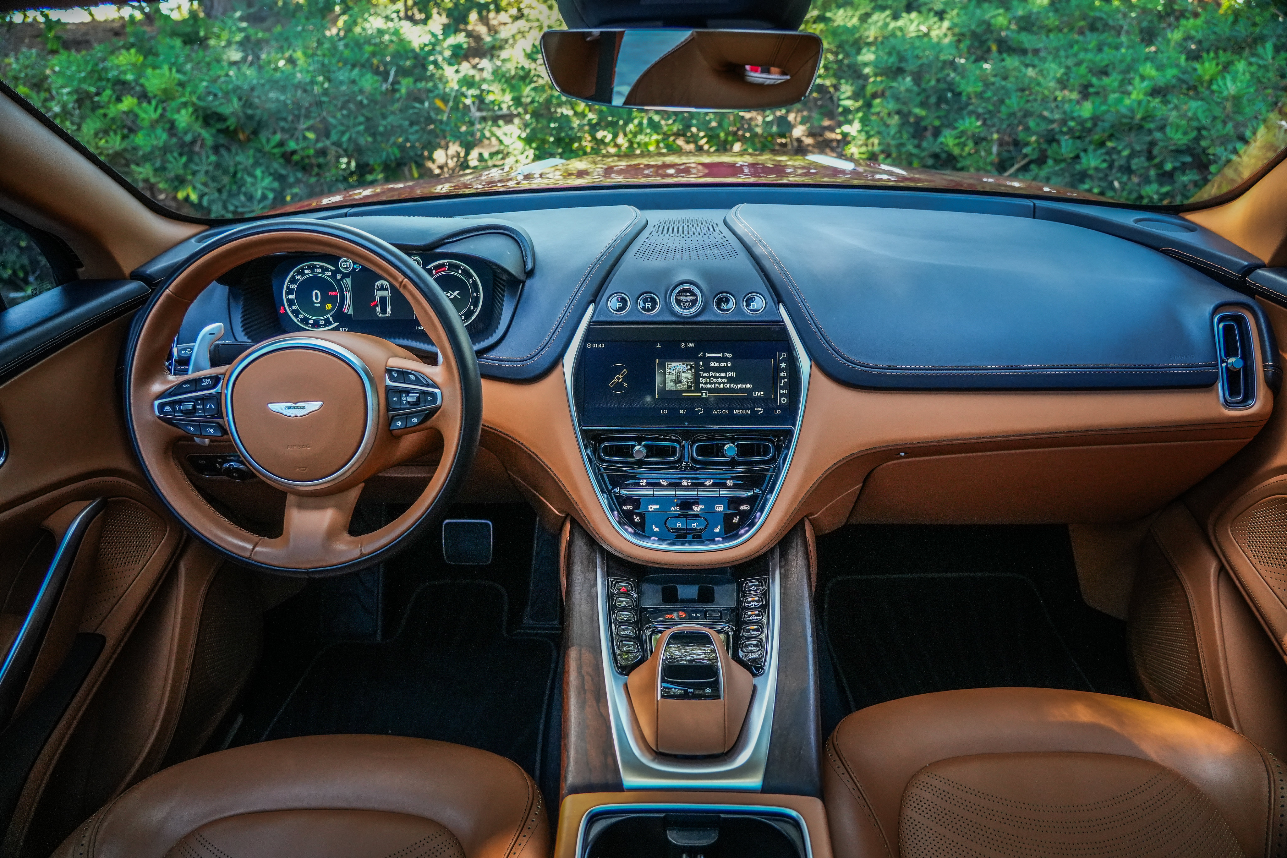 Used 2023 Aston Martin DBX AWD/4WD image 20