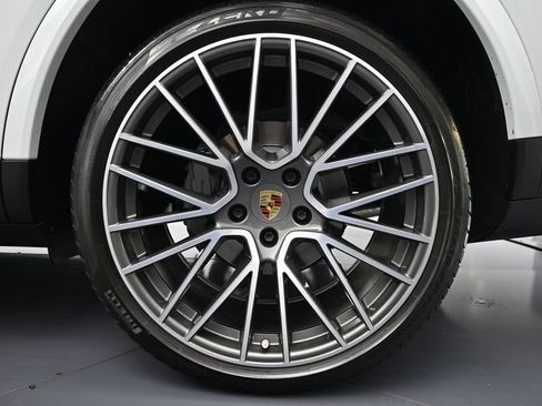 Certified 2023 Porsche Cayenne S AWD/4WD image 37