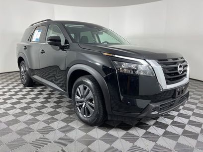 Used 2024 Nissan Pathfinder SV