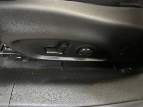 Used 2022 Jeep Compass Latitude w/ Sun and Sound Group AWD/4WD image 6