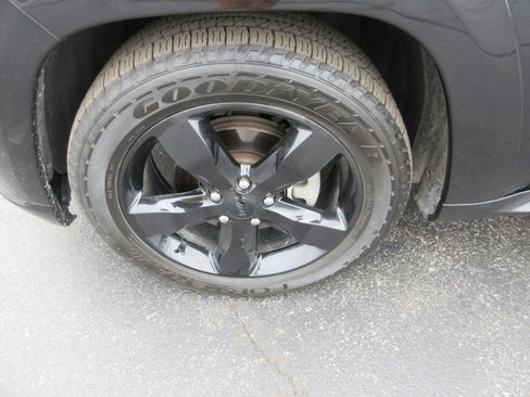 Used 2015 Jeep Grand Cherokee High Altitude AWD/4WD image 14