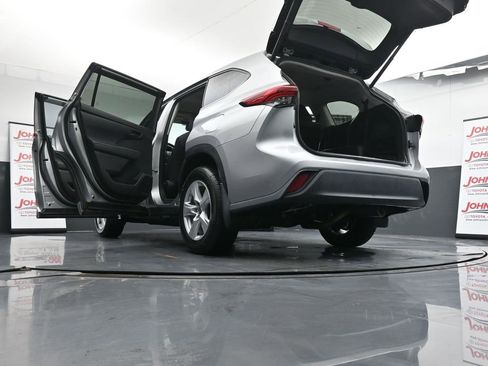 Used 2021 Toyota Highlander LE image 45