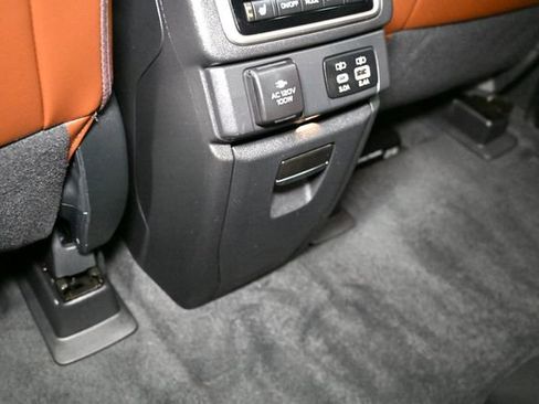 Used 2025 Subaru Ascent Touring w/ Popular Package #2 AWD/4WD image 57