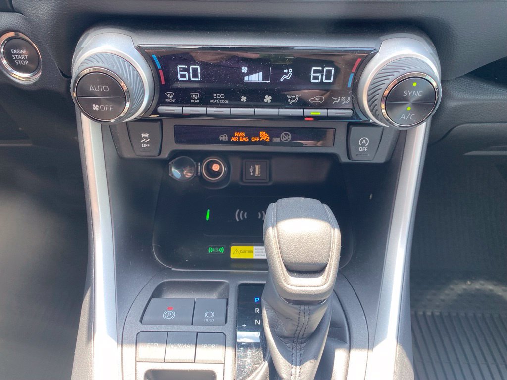 Used 2024 Toyota RAV4 XLE w/ Convenience Package FWD image 23