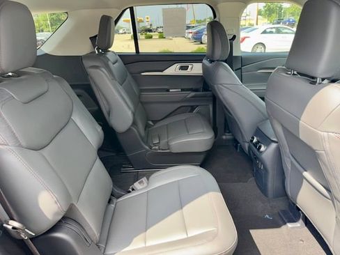 New 2026 Ford Explorer Active w/ Active Comfort Package AWD/4WD image 10