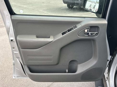 Used 2016 Nissan Frontier SV image 22