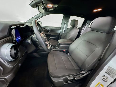 Used 2023 Chevrolet Colorado LT image 13