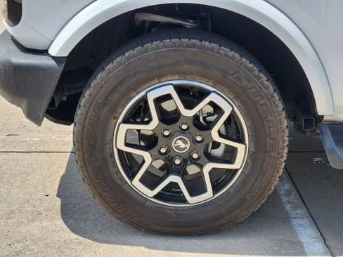 Used 2025 Ford Bronco Outer Banks AWD/4WD image 10