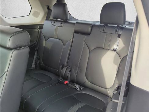 Used 2023 Honda Pilot Touring image 19