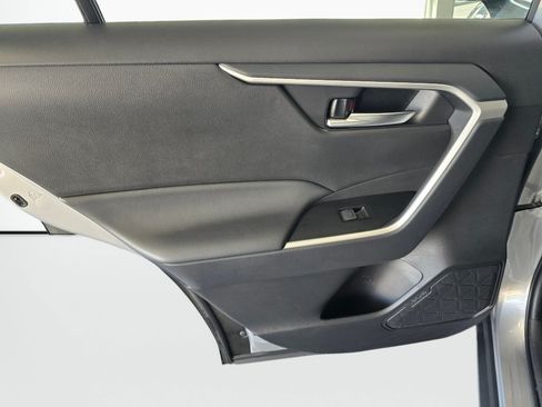 Used 2025 Toyota RAV4 XLE AWD/4WD image 36
