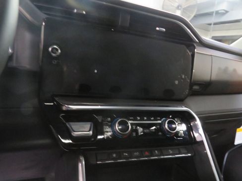 New 2026 GMC Sierra 2500 Denali w/ Denali Reserve Package image 13