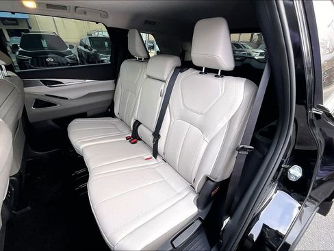 New 2026 INFINITI QX60 Luxe image 14