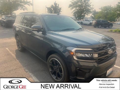 Used 2024 Ford Expedition Limited AWD/4WD image 1