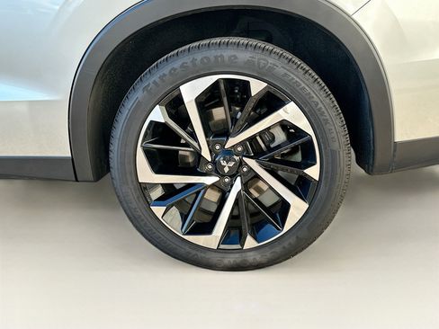 Used 2024 Mitsubishi Outlander SE Black Edition image 11