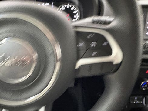 Used 2020 Jeep Renegade Sport image 28